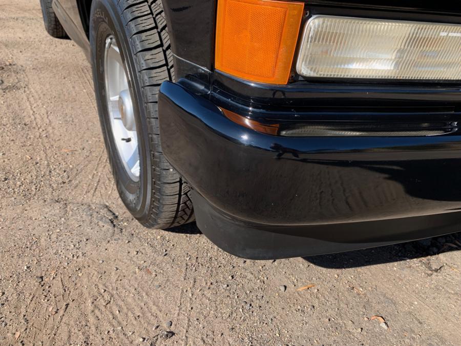 Детали экстерьера Chevrolet Tahoe Limited (GMT840) 2000 года  (фото 31 из 233)